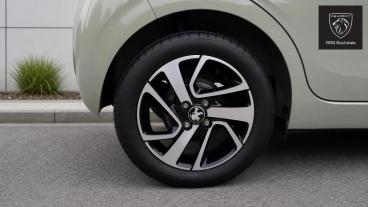 SPOTICAR Peugeot 108 1.0 Collection Euro 6 (s/s) 5dr Used Car - City Car Petrol Green - Rochdale - 1200642501_5