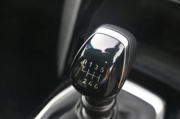 SPOTICAR Peugeot 2008 1.2 Puretech Allure Euro 6 (s/s) 5dr Used Car - Suv Petrol Grey - Lichfield - 1200556067_5