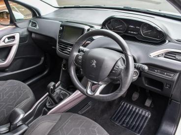 SPOTICAR Peugeot 2008 1.6 Bluehdi Active Euro 6 (s/s) 5dr Used Car - Suv Diesel White - Hinckley - 1200557232_3