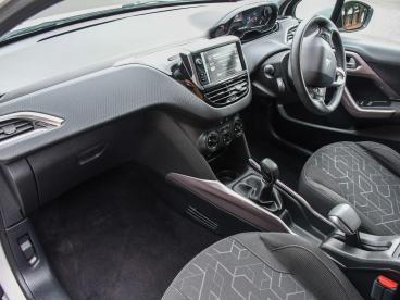 SPOTICAR Peugeot 2008 1.6 Bluehdi Active Euro 6 (s/s) 5dr Used Car - Suv Diesel White - Hinckley - 1200557232_4