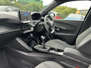 SPOTICAR Peugeot 2008 1.2 Puretech Allure Euro 6 (s/s) 5dr Used Car - Suv Petrol Black - Chichester - 1200558038_2