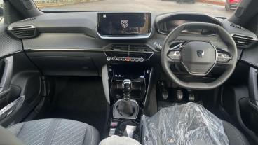 SPOTICAR Peugeot 2008 1.2 Puretech Allure Euro 6 (s/s) 5dr Used Car - Suv Petrol Blue - Wimbledon - 1200558350_4