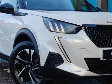 SPOTICAR Peugeot 2008 1.2 Puretech Gt Eat Euro 6 (s/s) 5dr Used Car - Suv Petrol White - Worcester - 1200559710_2