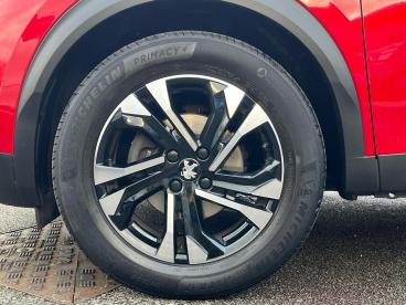 SPOTICAR Peugeot 2008 1.2 Puretech Allure Euro 6 (s/s) 5dr Used Car - Suv Petrol Red - Swindon - 1200565602_4