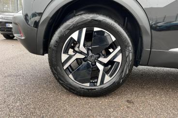 SPOTICAR Peugeot 2008 1.2 Puretech Gt Eat Euro 6 (s/s) 5dr Used Car - Suv Petrol Black - Basildon - 1200569166_5