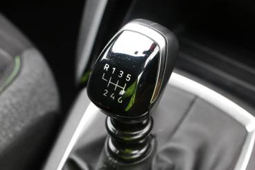 SPOTICAR Peugeot 2008 1.2 Puretech Active Euro 6 (s/s) 5dr Used Car - Suv Petrol Grey - Bulkington - 1200577514_5