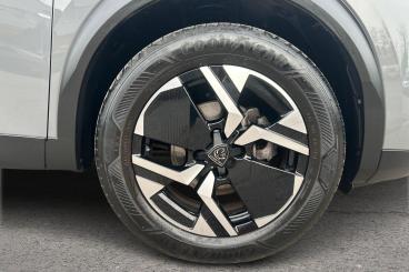 SPOTICAR Peugeot 2008 1.2 Puretech Allure Euro 6 (s/s) 5dr Used Car - Suv Petrol Grey - Newbury - 1200578625_5