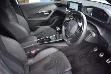 SPOTICAR Peugeot 2008 1.2 Puretech Gt Premium Euro 6 (s/s) 5dr Used Car - Suv Petrol White - Great Yarmouth - 1200580967_3