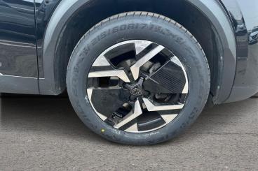 SPOTICAR Peugeot 2008 1.2 Puretech Allure Eat Euro 6 (s/s) 5dr Used Car - Suv Petrol Black - Chichester - 1200583690_5