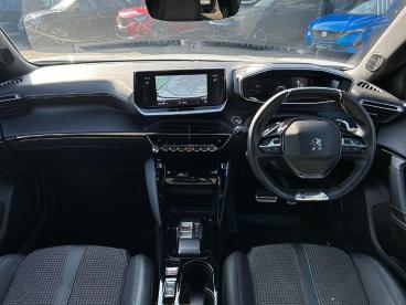 SPOTICAR Peugeot 2008 1.2 Puretech Gt Eat Euro 6 (s/s) 5dr Used Car - Suv Petrol White - Tonbridge - 1200584762_3