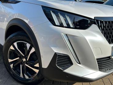 SPOTICAR Peugeot 2008 1.2 Puretech Gt Eat Euro 6 (s/s) 5dr Used Car - Suv Petrol White - Tonbridge - 1200584762_4