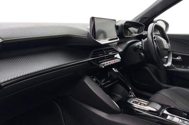 SPOTICAR Peugeot 2008 1.2 Puretech Gt Eat Euro 6 (s/s) 5dr Used Car - Suv Petrol White - Southend-on-sea - 1200594327_2