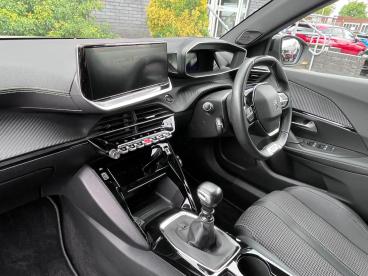 SPOTICAR Peugeot 2008 1.2 Puretech Gt Euro 6 (s/s) 5dr Used Car - Suv Petrol White - Wolverhampton - 1200600897_5