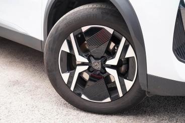SPOTICAR Peugeot 2008 1.2 Gt E-dsc6 Euro 6 (s/s) 5dr Used Car - Suv Hybrid White - Leamington - 1200608808_5