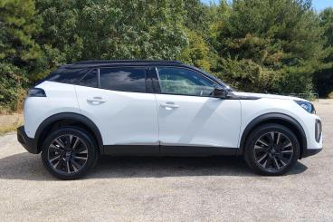 SPOTICAR Peugeot 2008 1.2 Puretech Gt Premium Eat Euro 6 (s/s) 5dr Used Car - Suv Petrol White - Eastbourne - 1200609171_2