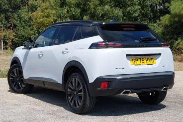SPOTICAR Peugeot 2008 1.2 Puretech Gt Premium Eat Euro 6 (s/s) 5dr Used Car - Suv Petrol White - Eastbourne - 1200609171_5
