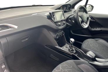 SPOTICAR Peugeot 2008 1.2 Puretech Signature Euro 6 (s/s) 5dr Used Car - Suv Petrol Black - Chichester - 1200610765_2