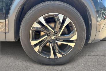 SPOTICAR Peugeot 2008 1.2 Puretech Allure Premium + Euro 6 (s/s) 5dr Used Car - Suv Petrol Black - Southampton - 1200615541_5
