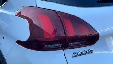 SPOTICAR Peugeot 2008 1.2 Puretech Allure Premium Euro 6 (s/s) 5dr Used Car - Suv Petrol White - Preston - 1200617783_5