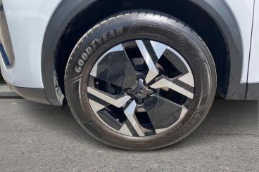 SPOTICAR Peugeot 2008 1.2 Puretech Gt Eat Euro 6 (s/s) 5dr Used Car - Suv Petrol White - Southampton - 1200618240_5