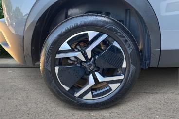 SPOTICAR Peugeot 2008 1.2 Puretech Gt Eat Euro 6 (s/s) 5dr Used Car - Suv Petrol Grey - Southampton - 1200618241_5