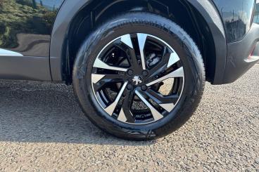 SPOTICAR Peugeot 2008 1.2 Puretech Allure Premium + Euro 6 (s/s) 5dr Used Car - Suv Petrol Black - Southend-on-sea - 1200618427_5