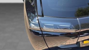 SPOTICAR Peugeot 2008 1.2 Puretech Allure Euro 6 (s/s) 5dr Used Car - Suv Petrol Black - Godalming - 1200619470_5