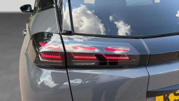 SPOTICAR Peugeot 2008 1.2 Gt E-dsc6 Euro 6 (s/s) 5dr Used Car - Suv Hybrid Grey - Godalming - 1200619472_5
