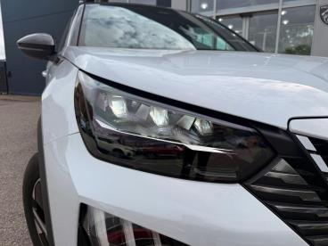 SPOTICAR Peugeot 2008 1.2 Gt E-dsc6 Euro 6 (s/s) 5dr Used Car - Suv Hybrid White - Rugby - 1200626704_5