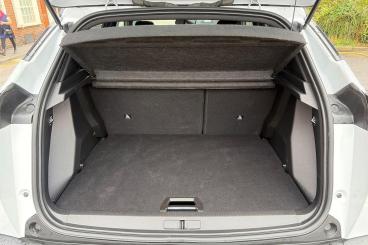 SPOTICAR Peugeot 2008 1.2 Gt E-dsc6 Euro 6 (s/s) 5dr Used Car - Suv Hybrid White - Newark On Trent - 1200627063_5