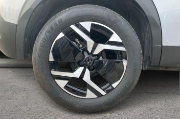 SPOTICAR Peugeot 2008 1.2 Gt E-dsc6 Euro 6 (s/s) 5dr Used Car - Suv Hybrid Grey - Portsmouth - 1200627494_5