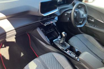 SPOTICAR Peugeot 2008 1.2 Puretech Allure Euro 6 (s/s) 5dr Used Car - Suv Petrol Red - Romsey - 1200636112_2