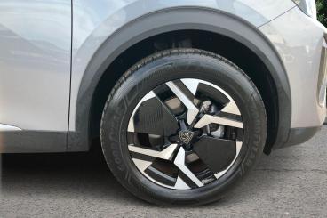 SPOTICAR Peugeot 2008 1.2 Gt E-dsc6 Euro 6 (s/s) 5dr Used Car - Suv Hybrid Grey - Newbury - 1200642405_5