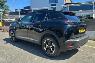 SPOTICAR Peugeot 2008 1.2 Puretech Allure Eat Euro 6 (s/s) 5dr Used Car - Suv Petrol Black - Sidcup - 1200642531_2