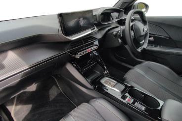SPOTICAR Peugeot 2008 1.2 Puretech Gt Eat Euro 6 (s/s) 5dr Used Car - Suv Petrol White - Newbury - 1200642802_2