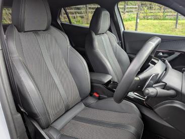 SPOTICAR Peugeot 2008 1.2 Gt E-dsc6 Euro 6 (s/s) 5dr Used Car - Suv Hybrid White - County Antrim - 1200643343_4