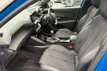 SPOTICAR Peugeot 2008 1.2 Puretech Gt Euro 6 (s/s) 5dr Used Car - Suv Petrol Blue - Dorchester - 1200643674_2