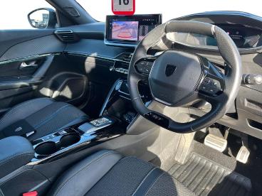 SPOTICAR Peugeot 2008 1.2 Puretech Gt Eat Euro 6 (s/s) 5dr Used Car - Suv Petrol White - Nottingham - 1200644373_5