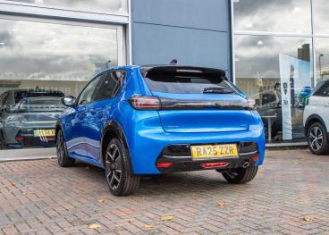 SPOTICAR Peugeot 208 1.2 Puretech Gt Euro 6 (s/s) 5dr Used Car - Hatchback Petrol  - Aldershot - 1200535411_4