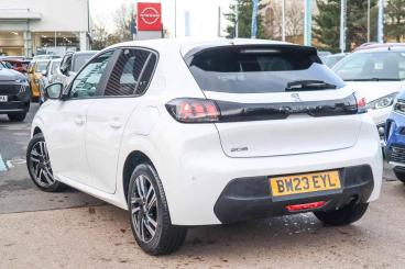 SPOTICAR Peugeot 208 1.2 Puretech Active Premium + Euro 6 (s/s) 5dr Used Car - Hatchback Petrol White - Leamington - 1200558129_2