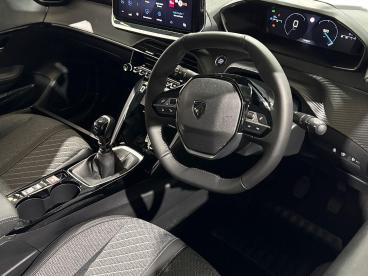 SPOTICAR Peugeot 208 1.2 Puretech 100 Allure 5dr Used Car - Hatchback Petrol White - Bridgend - 1200561930_3