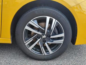 SPOTICAR Peugeot 208 1.2 Puretech Allure Premium + Euro 6 (s/s) 5dr Used Car - Hatchback Petrol Yellow - Moray - 1200565561_4
