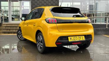 SPOTICAR Peugeot 208 1.2 Puretech Allure Premium + Euro 6 (s/s) 5dr Used Car - Hatchback Petrol  - Salford - 1200566724_5