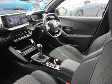 SPOTICAR Peugeot 208 1.2 Puretech Gt Euro 6 (s/s) 5dr Used Car - Hatchback Petrol White - Basingstoke - 1200567604_2