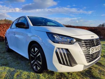 SPOTICAR Peugeot 208 1.2 Puretech Allure Euro 6 (s/s) 5dr Used Car - Hatchback Petrol White - Invergordon - 1200568836_1