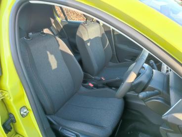 SPOTICAR Peugeot 208 1.2 Puretech Style Euro 6 (s/s) 5dr Used Car - Hatchback Petrol Yellow - Invergordon - 1200568840_4