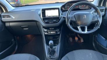 SPOTICAR Peugeot 208 1.2 Puretech Tech Edition Euro 6 (s/s) 5dr Used Car - Hatchback Petrol Yellow - Hatfield - 1200568999_5