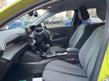 SPOTICAR Peugeot 208 1.2 Puretech Allure Euro 6 (s/s) 5dr Used Car - Hatchback Petrol Yellow - Taunton - 1200570299_2
