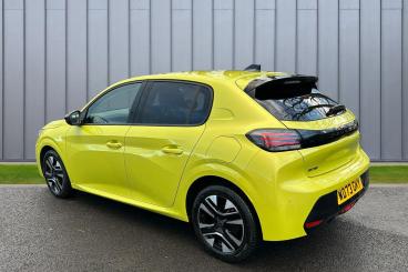 SPOTICAR Peugeot 208 1.2 Puretech Allure Euro 6 (s/s) 5dr Used Car - Hatchback Petrol Yellow - Taunton - 1200570299_5