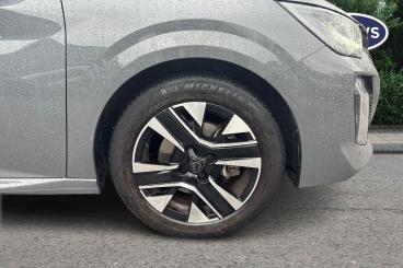 SPOTICAR Peugeot 208 1.2 Puretech Allure Euro 6 (s/s) 5dr Used Car - Hatchback Petrol Grey - Southampton - 1200573674_5